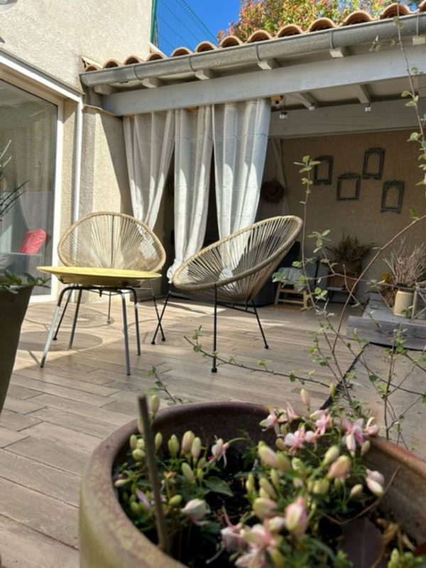 Le patio privé avec jacuzzi